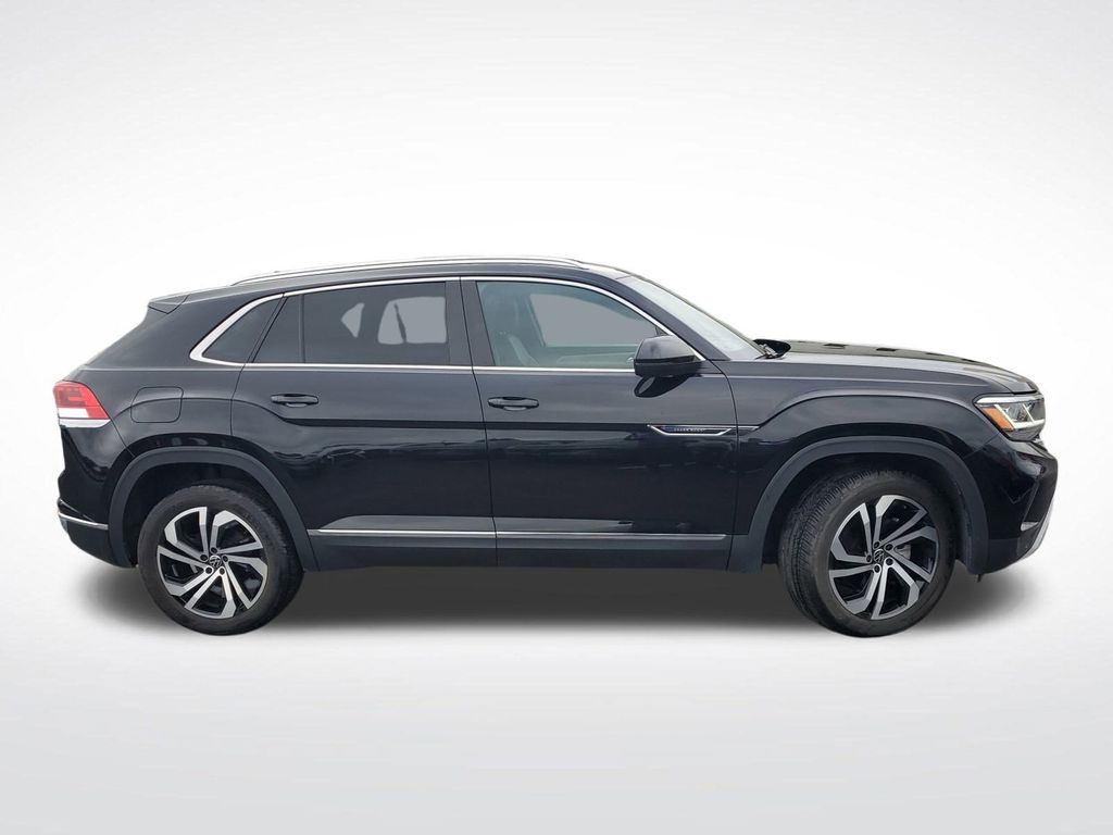 2023 Volkswagen Atlas Cross Sport V6 SEL photo 2