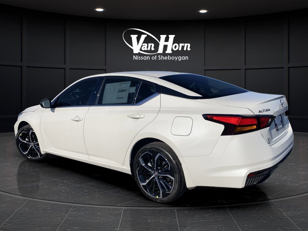 New 2025 Nissan Altima SR Sedan