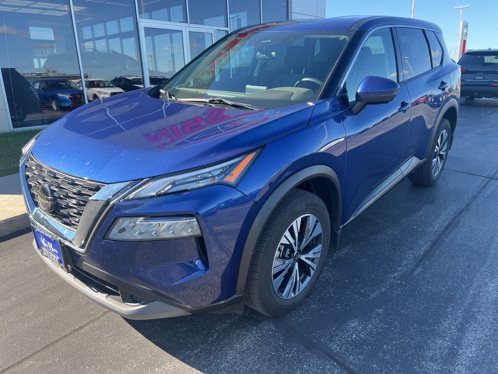 2021 Nissan Rogue SV photo 3