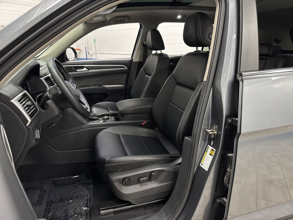 2023 Volkswagen Atlas V6 SE Technology photo 3