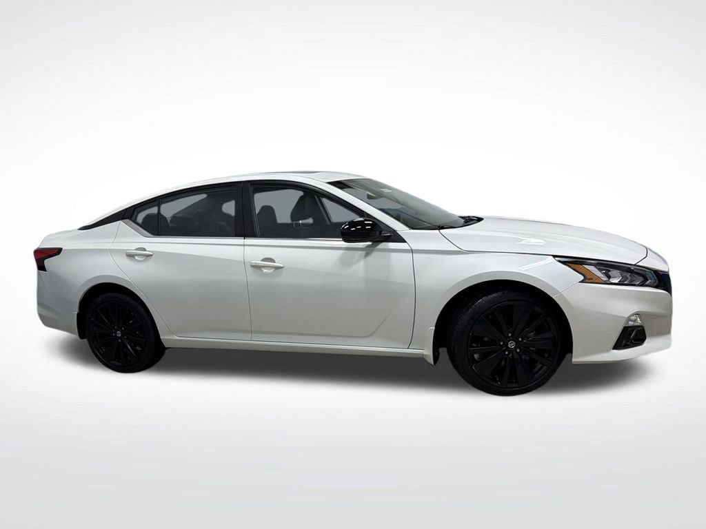 Used 2022 Nissan Altima 2.5 SR Sedan