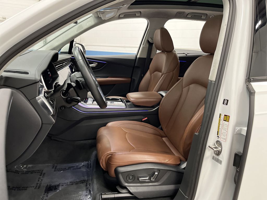 2022 Audi Q7 55 Premium photo 4