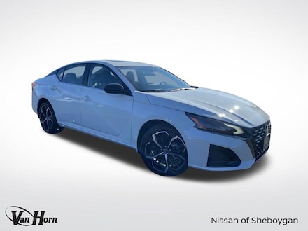 2025 Nissan Altima SR Sedan