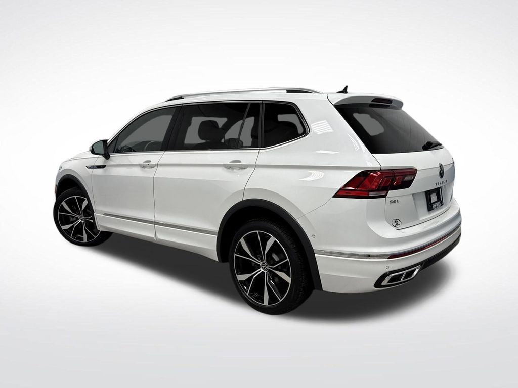 2024 Volkswagen Tiguan SEL R-Line Black photo 2