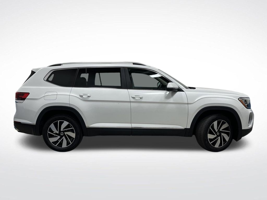 2025 Volkswagen Atlas SEL photo 2