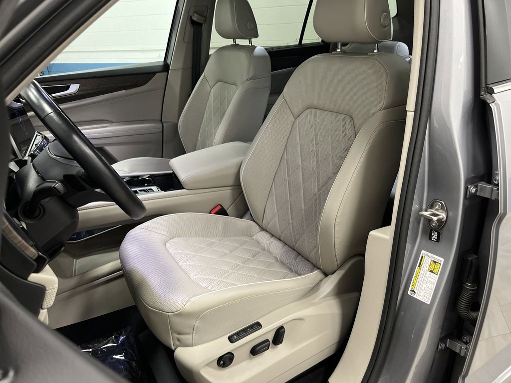 2024 Volkswagen Atlas SEL Premium R-Line photo 4