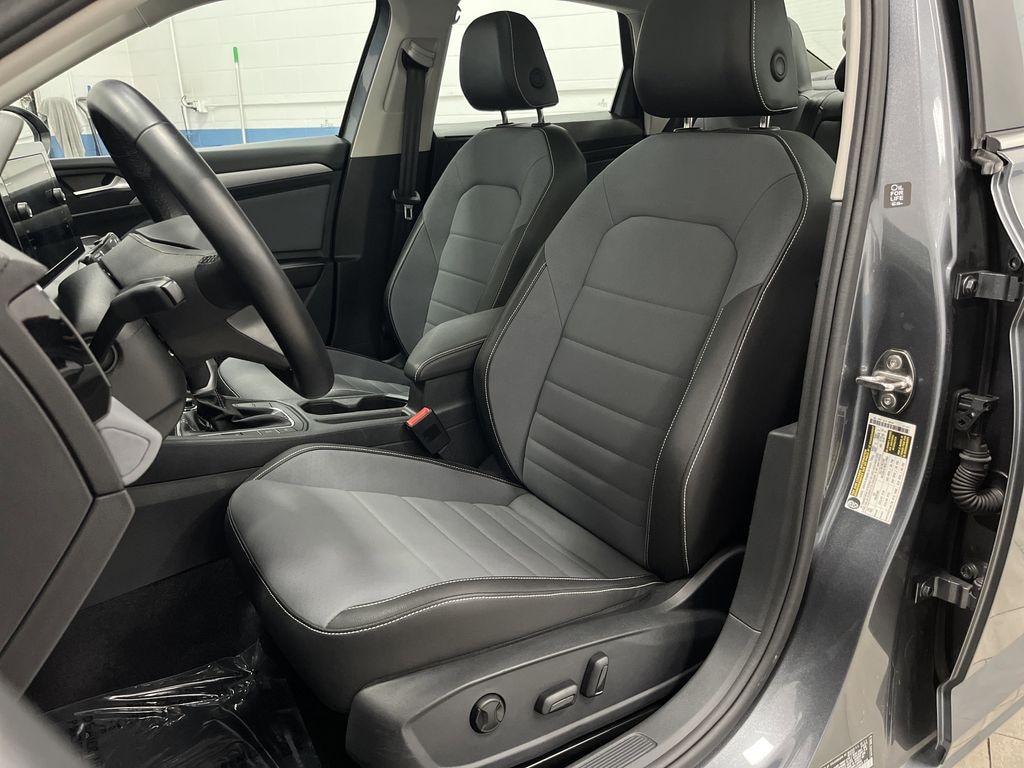 Used 2025 Volkswagen Jetta 1.5T SE Sedan