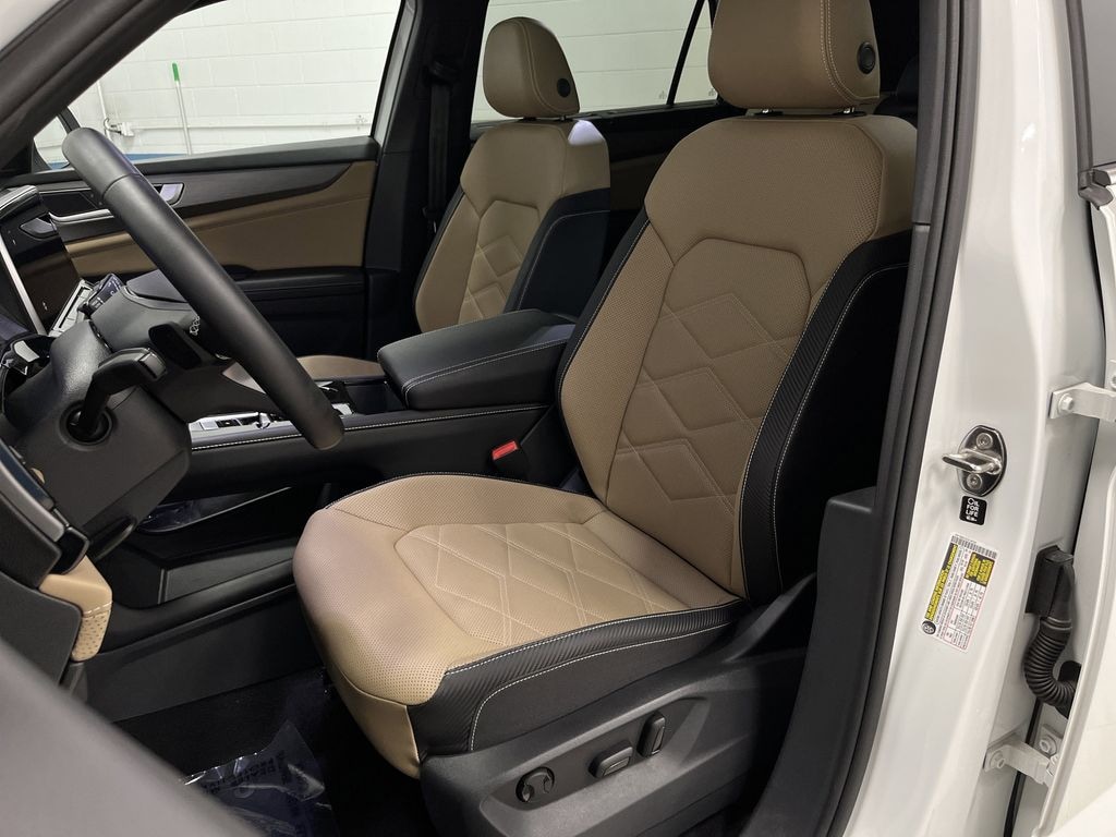 Used 2024 Volkswagen Atlas Cross Sport 2.0T SE w/Technology SUV