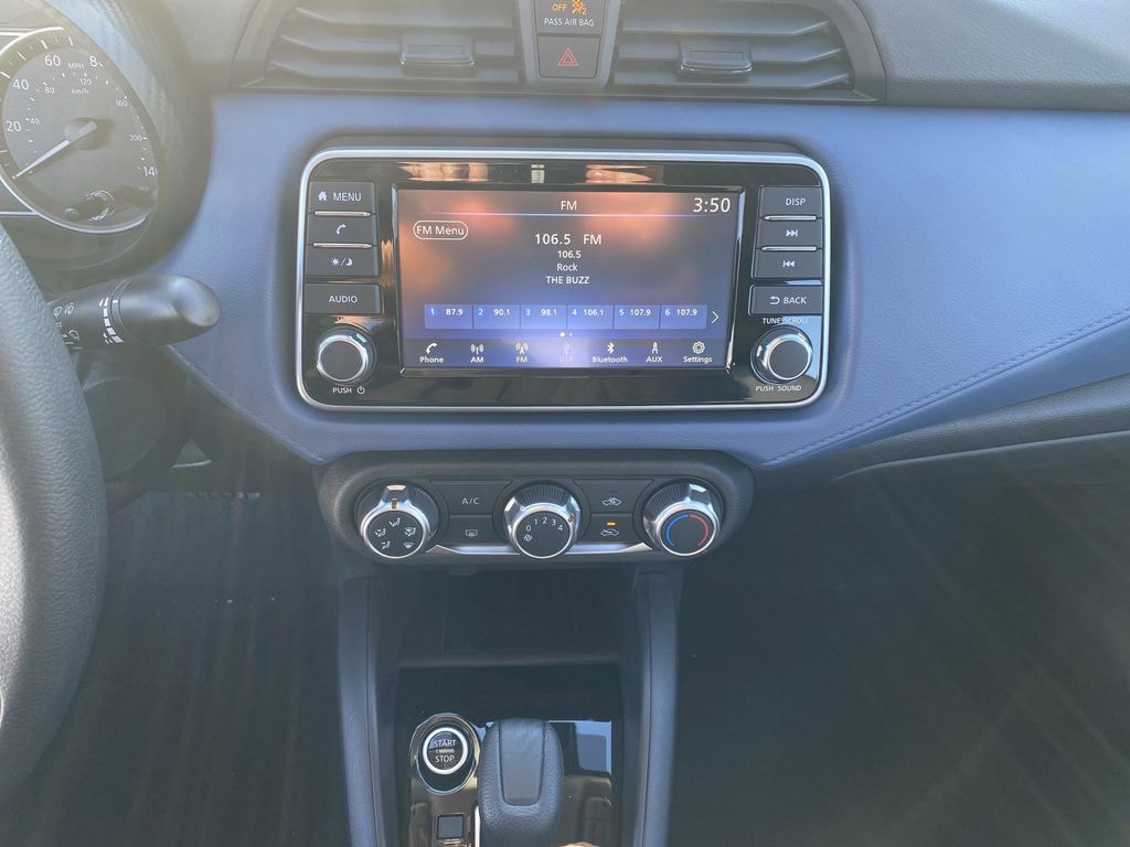 New 2025 Nissan Versa 1.6 SV Sedan