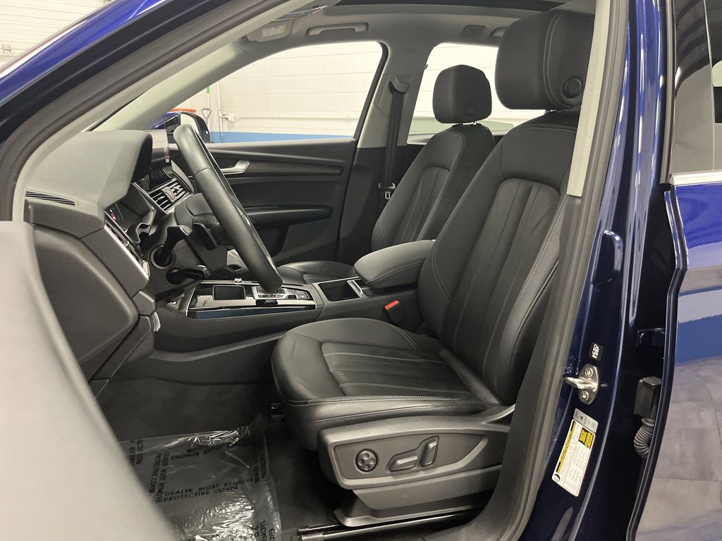 2022 Audi Q5 45 S line Premium photo 3