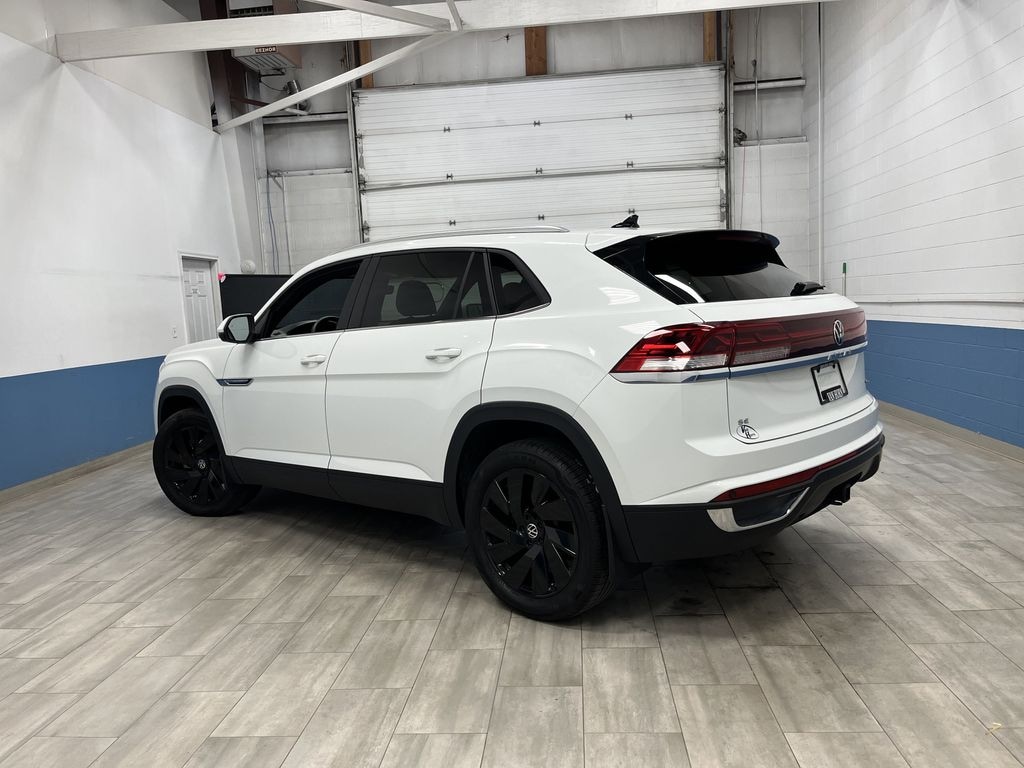 Used 2024 Volkswagen Atlas Cross Sport 2.0T SE w/Technology SUV