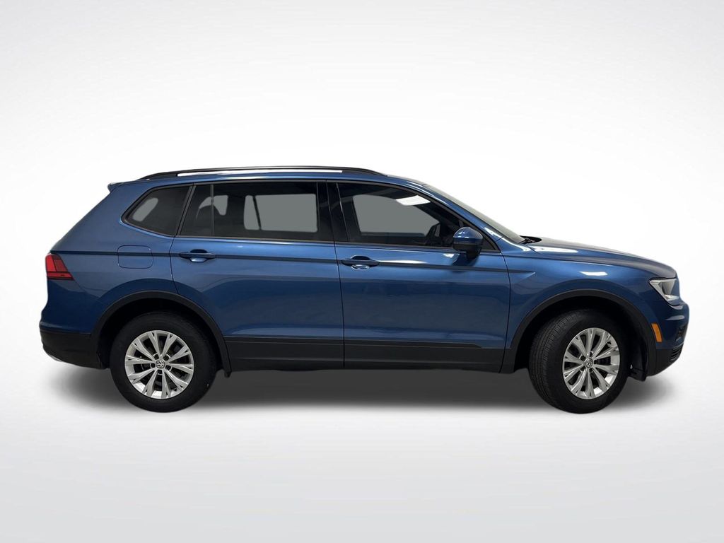 2020 Volkswagen Tiguan S photo 2