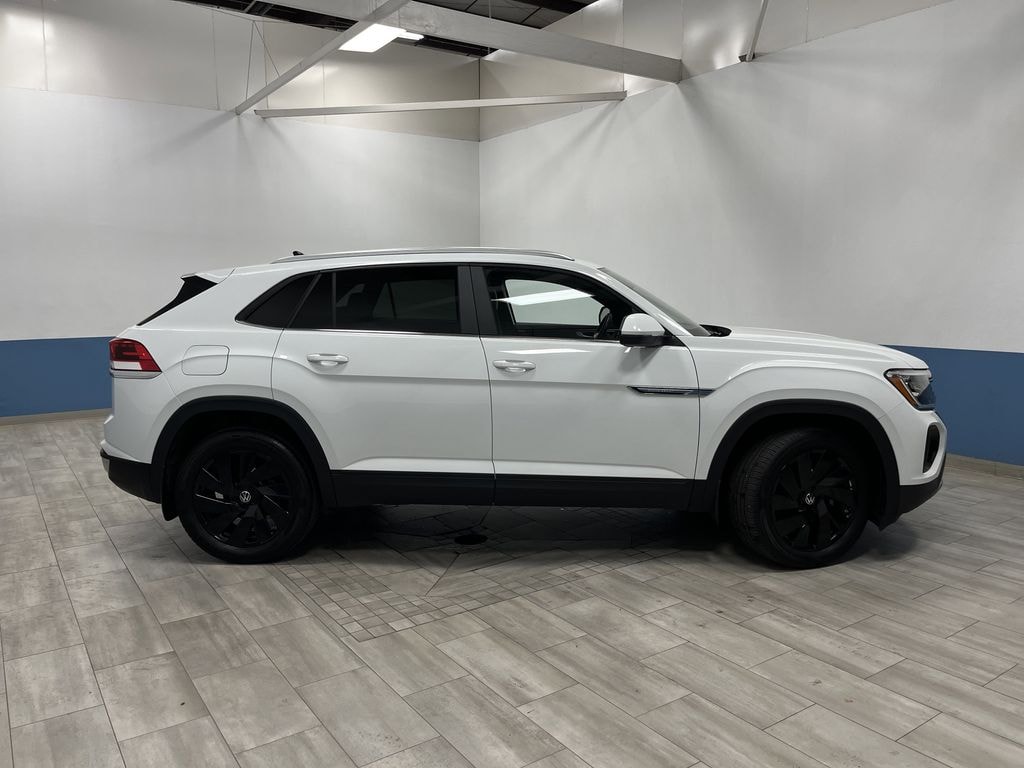 Used 2024 Volkswagen Atlas Cross Sport 2.0T SE w/Technology SUV