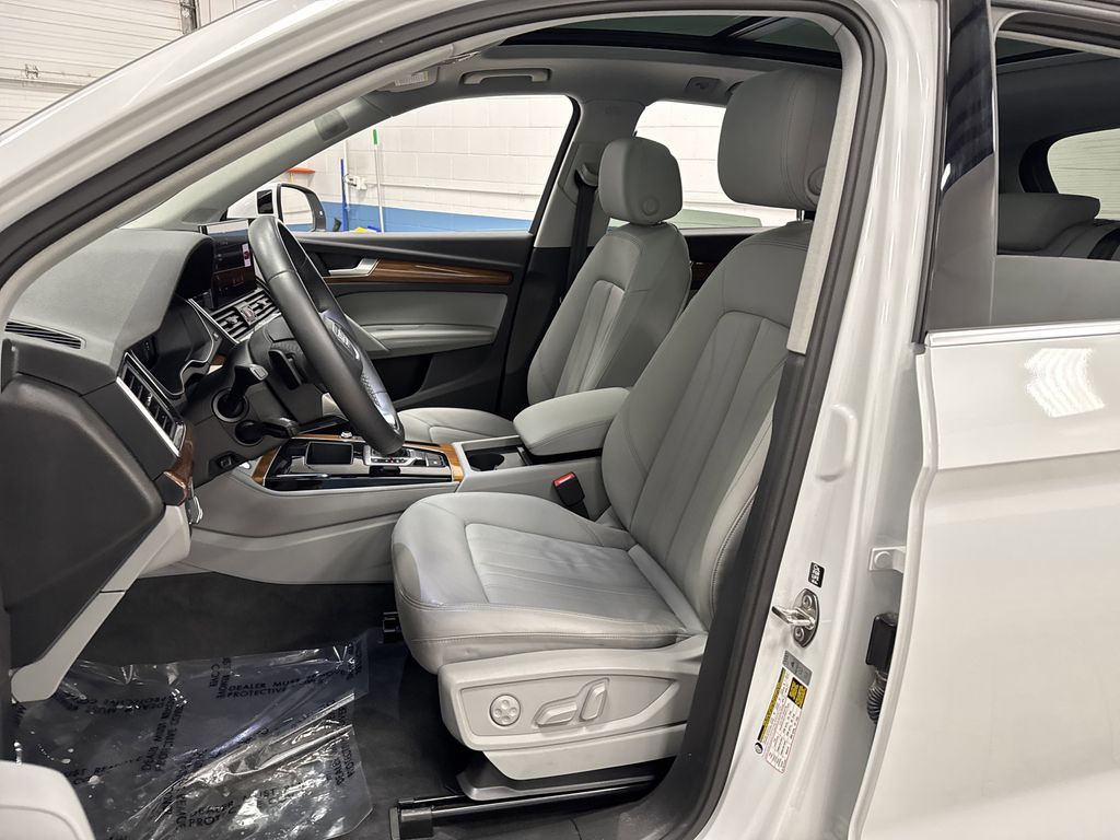 2023 Audi Q5 45 S line Premium photo 3