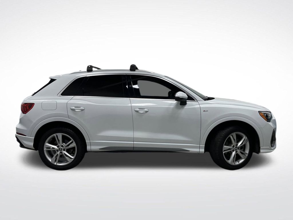 2020 Audi Q3 45 TFSI S line Premium photo 2