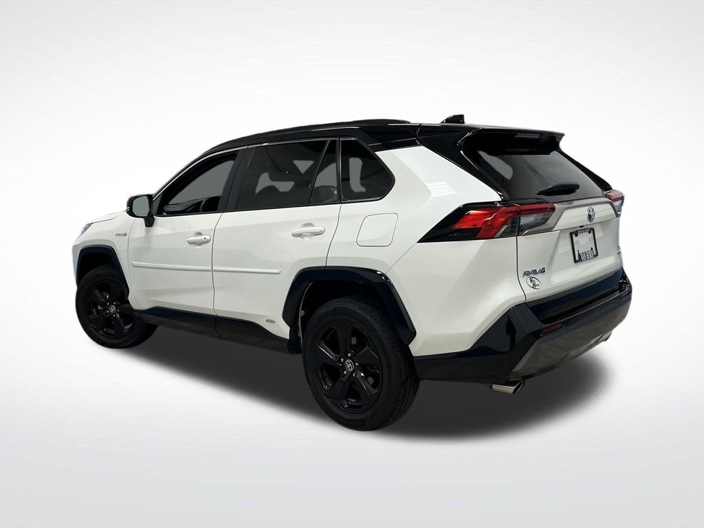 2021 Toyota RAV4 Hybrid XSE photo 2