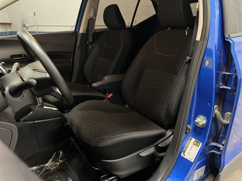 2021 Nissan Kicks S photo 4