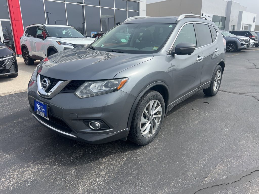 Used 2015 Nissan Rogue SL with VIN 5N1AT2MT5FC856764 for sale in Sheboygan, WI