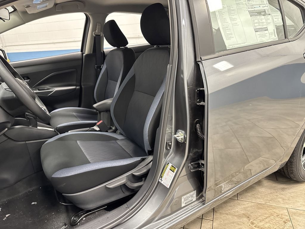 New 2025 Nissan Versa 1.6 SV Sedan