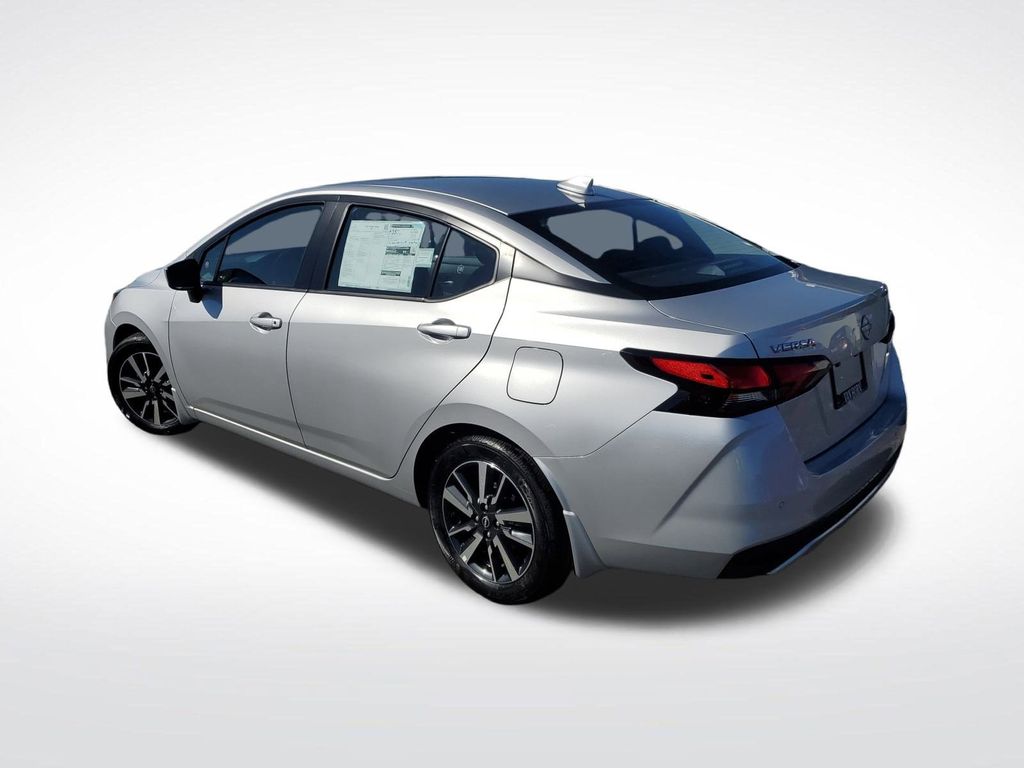 2025 Nissan Versa 1.6 SV photo 3
