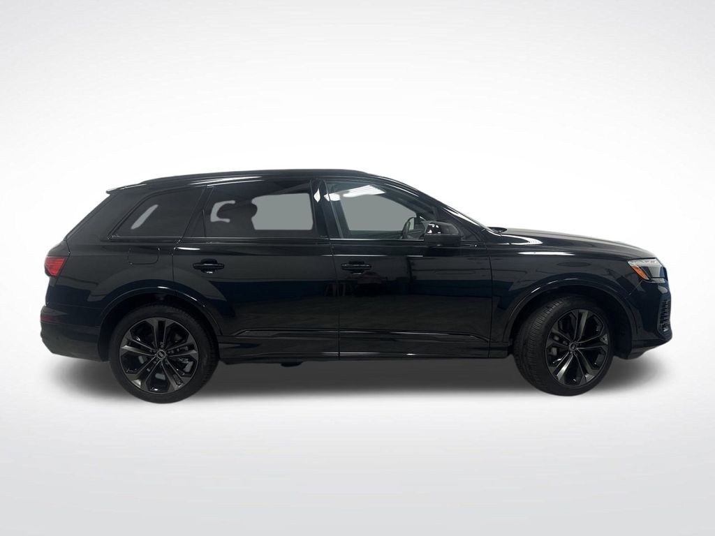 2025 Audi Q7 55 Premium photo 2