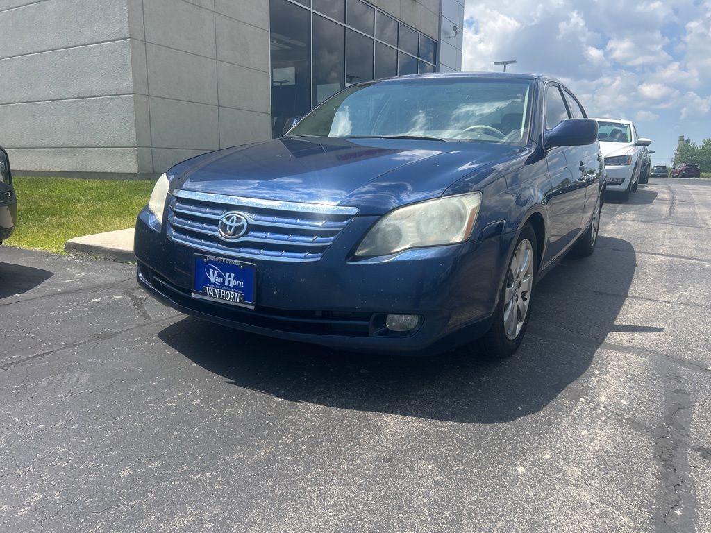 2007 Toyota Avalon XLS's photo