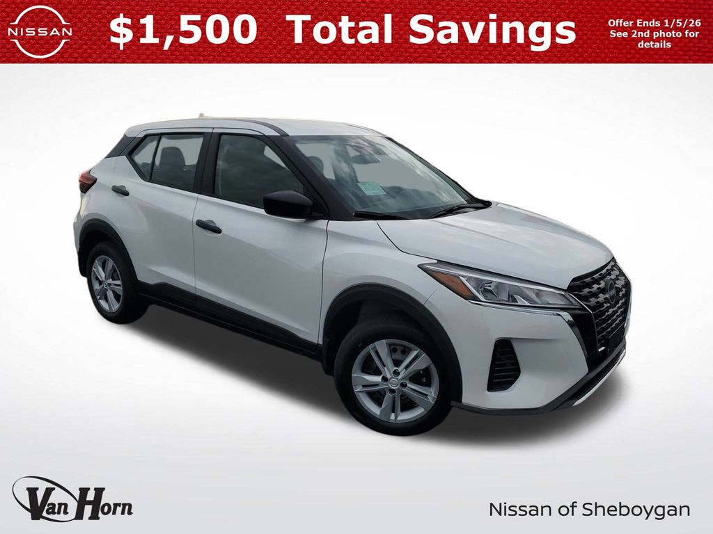 2025 Nissan KICKS PLAY Base's photo