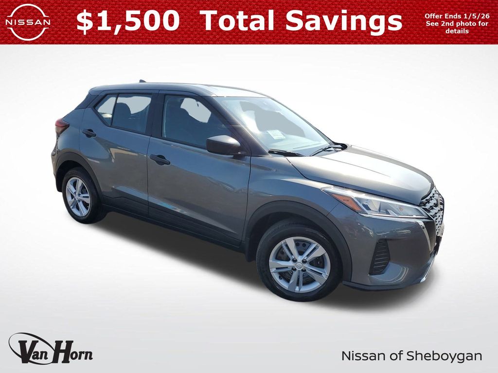 2025 Nissan KICKS PLAY Base's photo