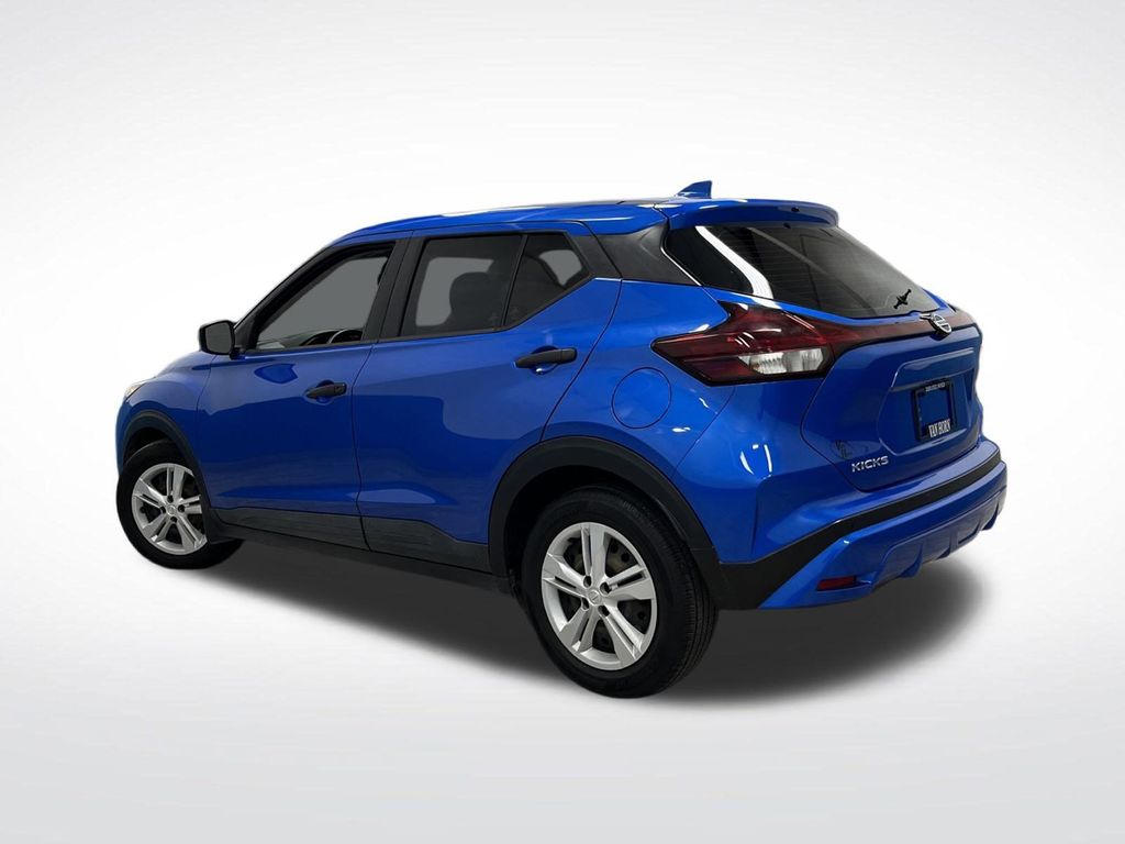 2021 Nissan Kicks S photo 3