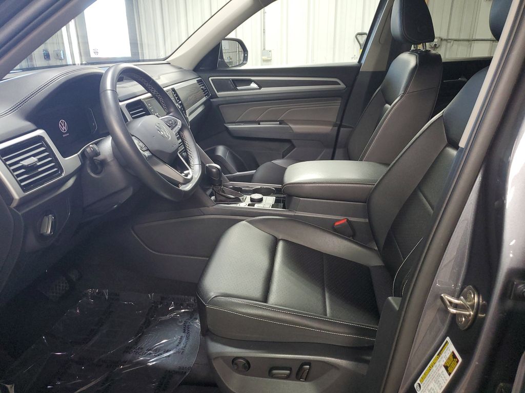 2023 Volkswagen Atlas V6 SE Technology photo 3
