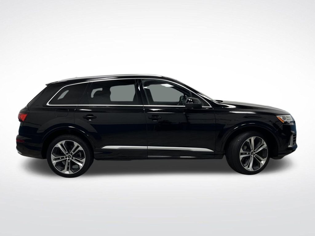 2021 Audi Q7 55 Premium photo 2