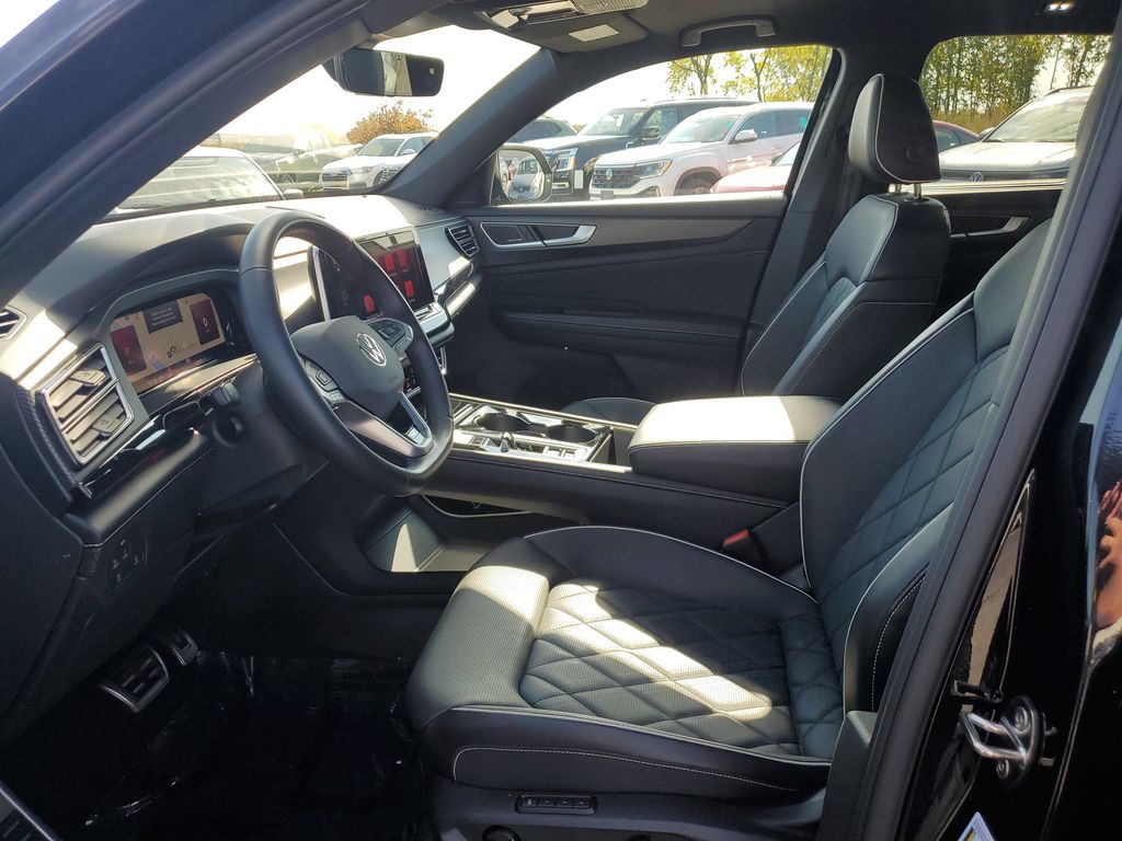 2024 Volkswagen Atlas Cross Sport SEL Premium R-Line photo 4