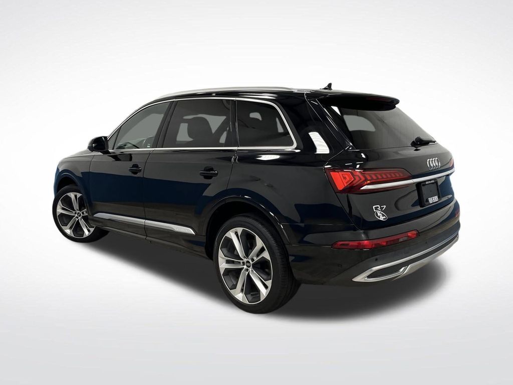 2021 Audi Q7 55 Premium photo 3