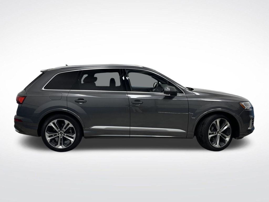 2021 Audi Q7 55 Premium photo 2