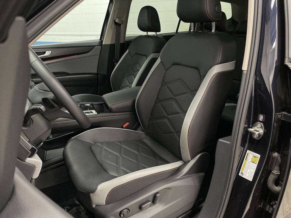 Used 2024 Volkswagen Atlas 2.0T Peak Edition SE w/Technology SUV