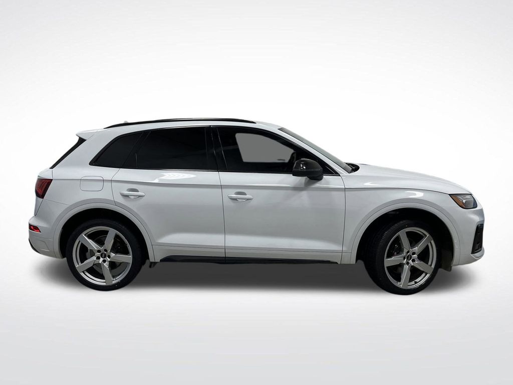 2022 Audi SQ5 Premium photo 2