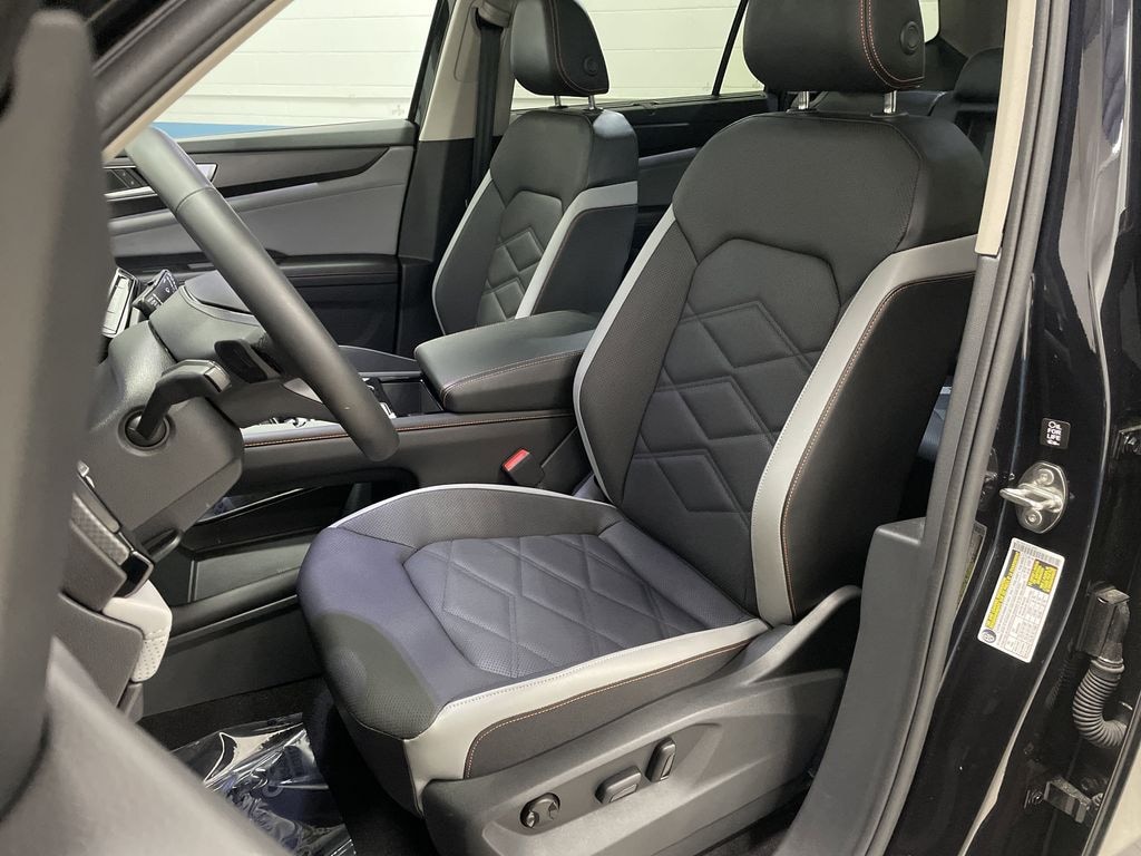 Used 2024 Volkswagen Atlas 2.0T Peak Edition SE w/Technology SUV