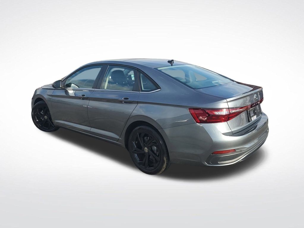 2025 Volkswagen Jetta 1.5T SE photo 2