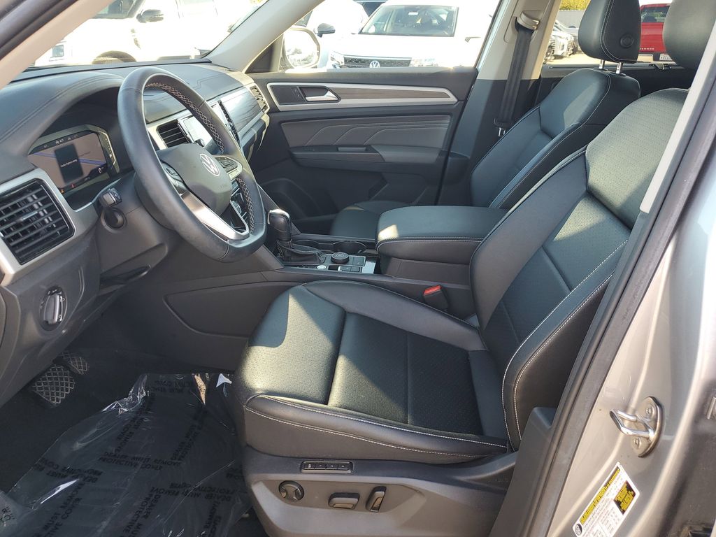 2023 Volkswagen Atlas V6 SEL photo 3