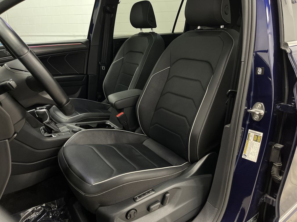 2023 Volkswagen Tiguan SEL R-Line Black photo 3