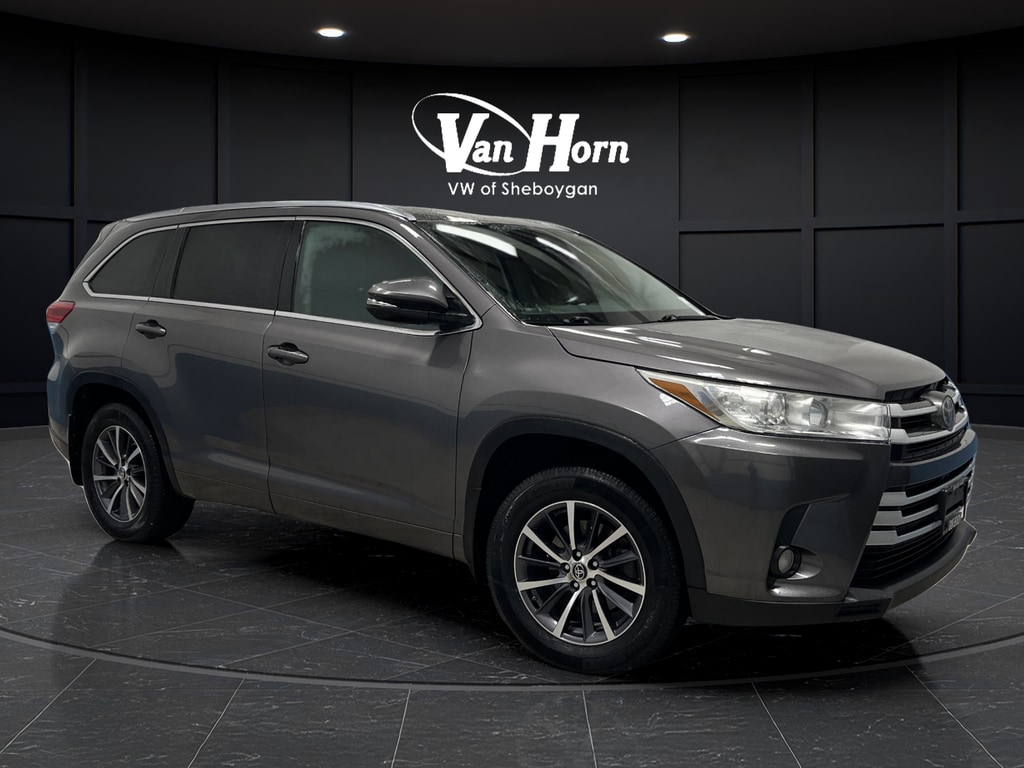 Used 2017 Toyota Highlander XLE V6 SUV