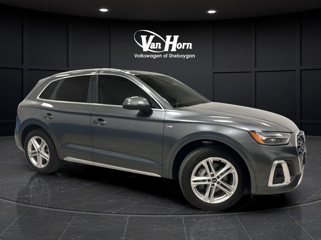 2024 Audi Q5 55 e Premium Plus's photo