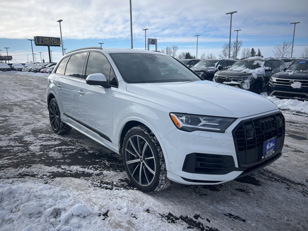 2022 Audi Q7 Premium Plus's photo