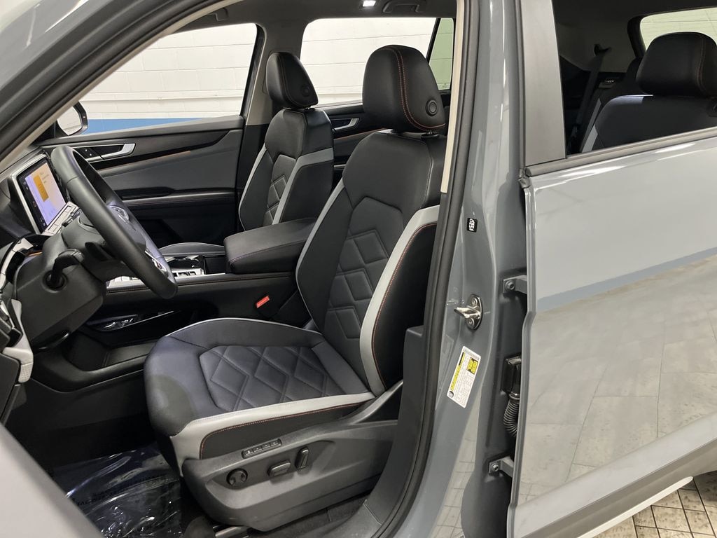 Used 2024 Volkswagen Atlas 2.0T Peak Edition SEL SUV