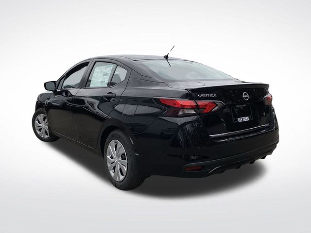 2025 Nissan Versa 1.6 S photo 3