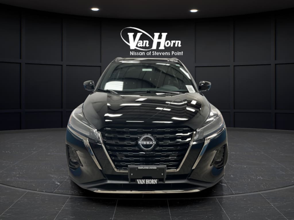 Used 2024 Nissan Kicks SR SUV