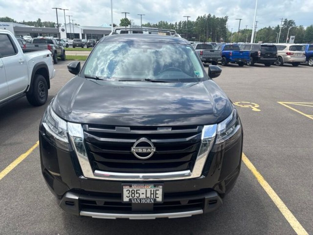 Used 2023 Nissan Pathfinder SL SUV