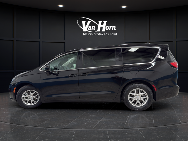 Used 2024 Chrysler Pacifica Touring L Minivan/Van