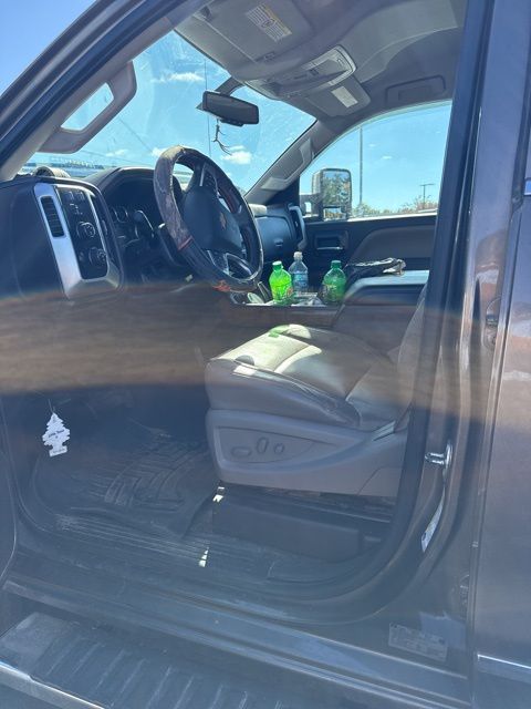 2015 Chevrolet Silverado 2500HD LTZ photo 3