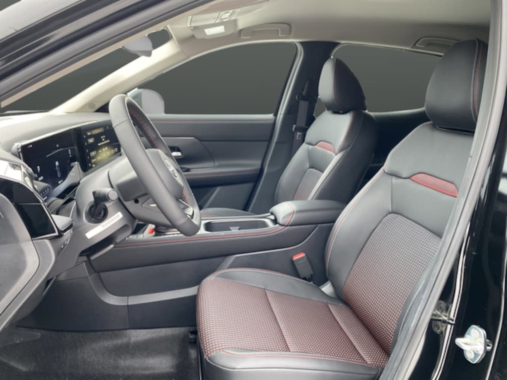 Certified 2025 Nissan Kicks SR SUV